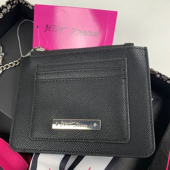 Betsey Johnson Women's Hat & Card Case 2 Piece Boxed Gift Set Black & Red 6153 - Picture 2 of 9